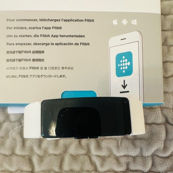 Fitbit Inspire HR Fitness Tracker + Heart Rate — White Band — Original Box - Picture 4 of 4